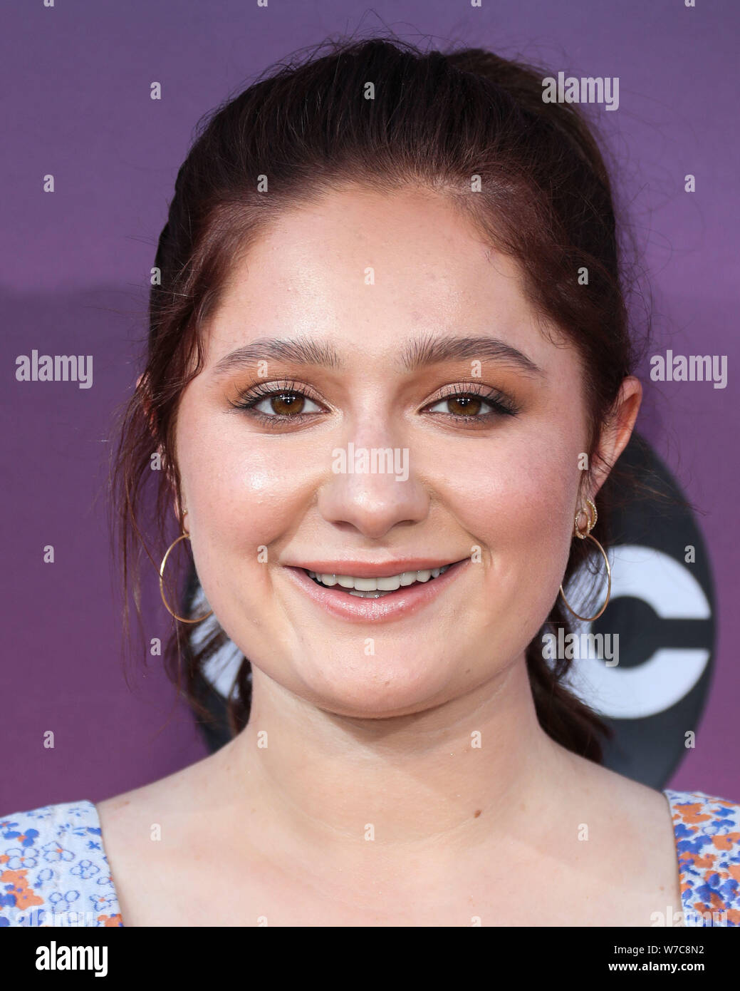 West Hollywood, Vereinigte Staaten. 05 Aug, 2019. WEST HOLLYWOOD, LOS ANGELES, Kalifornien, USA - 05. August: Schauspielerin Emma Kenney kommt an der Disney ABC Fernsehen TCA Summer Press Tour All-Star-Party 2019 in Soho House West Hollywood am 5. August 2019 in West Hollywood, Los Angeles, California, United States. (Foto von Xavier Collin/Image Press Agency) Quelle: Bild Presse Agentur/Alamy leben Nachrichten Stockfoto