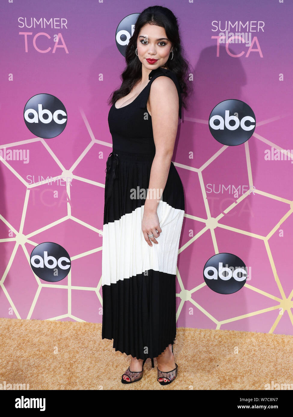 West Hollywood, Vereinigte Staaten. 05 Aug, 2019. WEST HOLLYWOOD, LOS ANGELES, Kalifornien, USA - 05. August: Schauspielerin Auli" ich Cravalho kommt an der Disney ABC Fernsehen TCA Summer Press Tour All-Star-Party 2019 in Soho House West Hollywood am 5. August 2019 in West Hollywood, Los Angeles, California, United States. (Foto von Xavier Collin/Image Press Agency) Quelle: Bild Presse Agentur/Alamy leben Nachrichten Stockfoto
