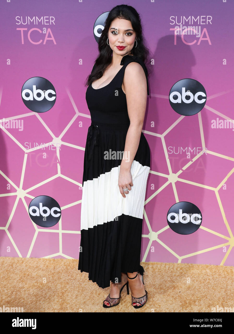 West Hollywood, Vereinigte Staaten. 05 Aug, 2019. WEST HOLLYWOOD, LOS ANGELES, Kalifornien, USA - 05. August: Schauspielerin Auli" ich Cravalho kommt an der Disney ABC Fernsehen TCA Summer Press Tour All-Star-Party 2019 in Soho House West Hollywood am 5. August 2019 in West Hollywood, Los Angeles, California, United States. (Foto von Xavier Collin/Image Press Agency) Quelle: Bild Presse Agentur/Alamy leben Nachrichten Stockfoto