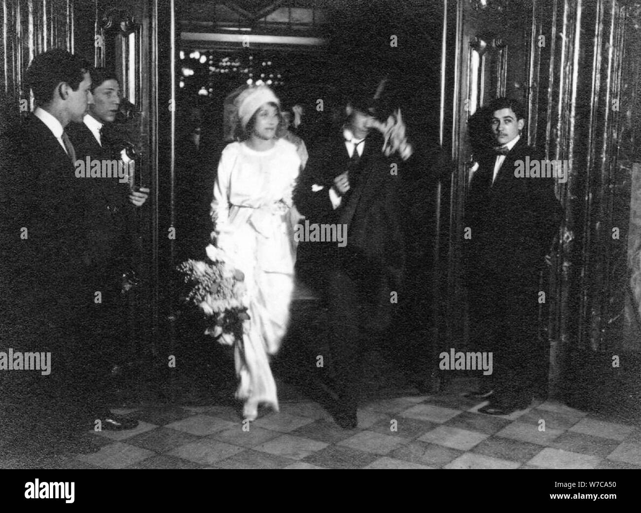 Vaslav Nijinsky, Romola de Pulszky am Tag ihrer Hochzeit in Buenos Aires am 10 September, 1913, 19 Künstler: Anonym Stockfoto