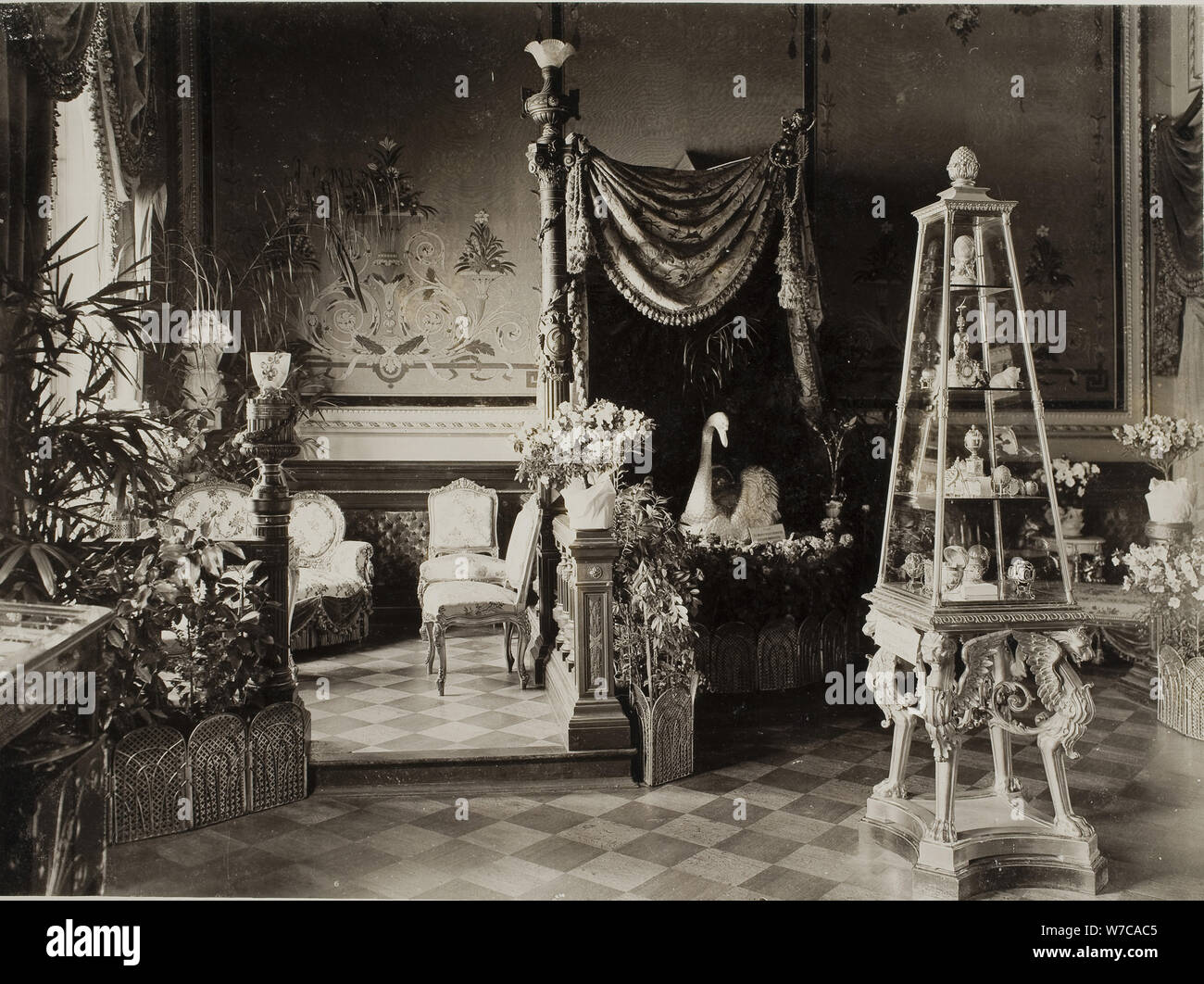 Die Ausstellung von Fabergé Sammlung der Russischen kaiserlichen Familie an der Dervis Herrenhaus in St. Pete Künstler: Anonym Stockfoto