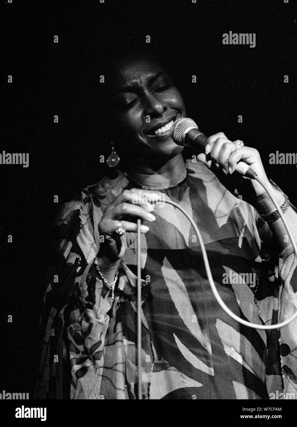 Elaine Delmar, Ronnie Scott's, Soho, London, Mai, 1993. Artist: Brian O'Connor. Stockfoto