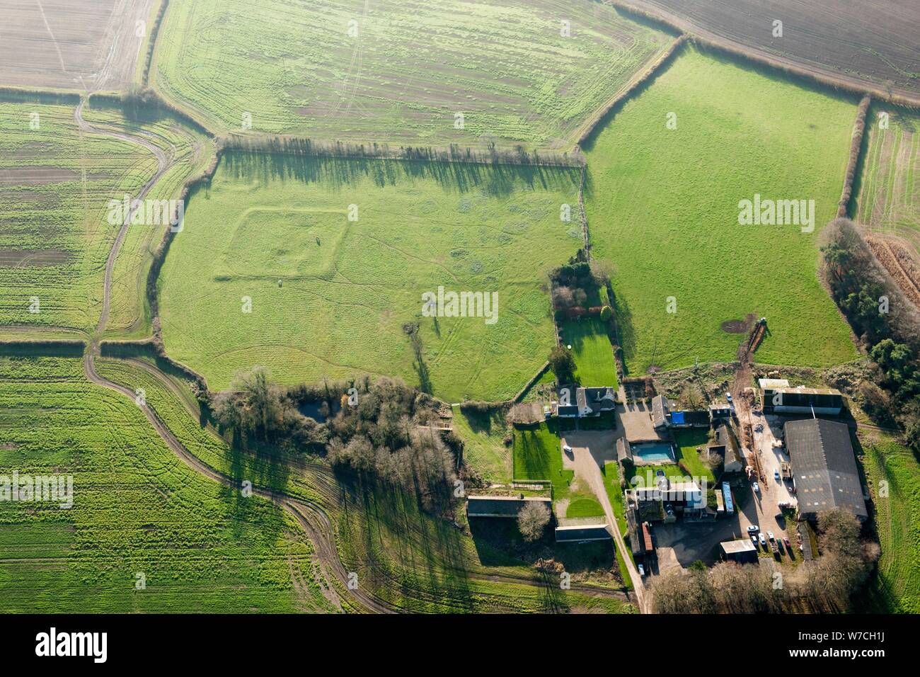 Wasserschloss Ort, verbundenen Teiche und Erdarbeiten, Gloucestershire, 2014. Schöpfer: Historisches England Fotograf. Stockfoto
