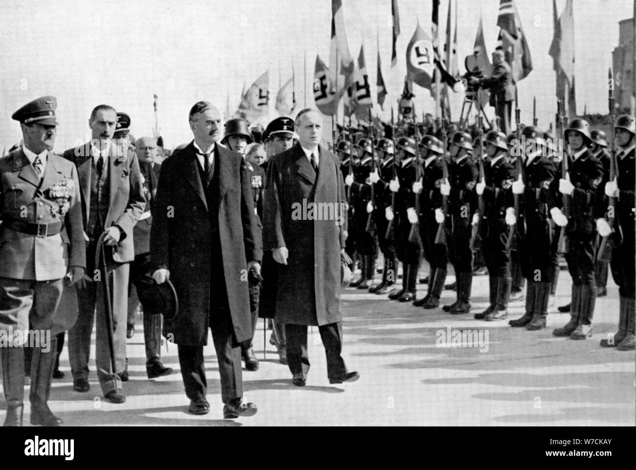 Chamberlain, Ribbentrop und Hitler in München, 1938. Artist: Unbekannt Stockfoto