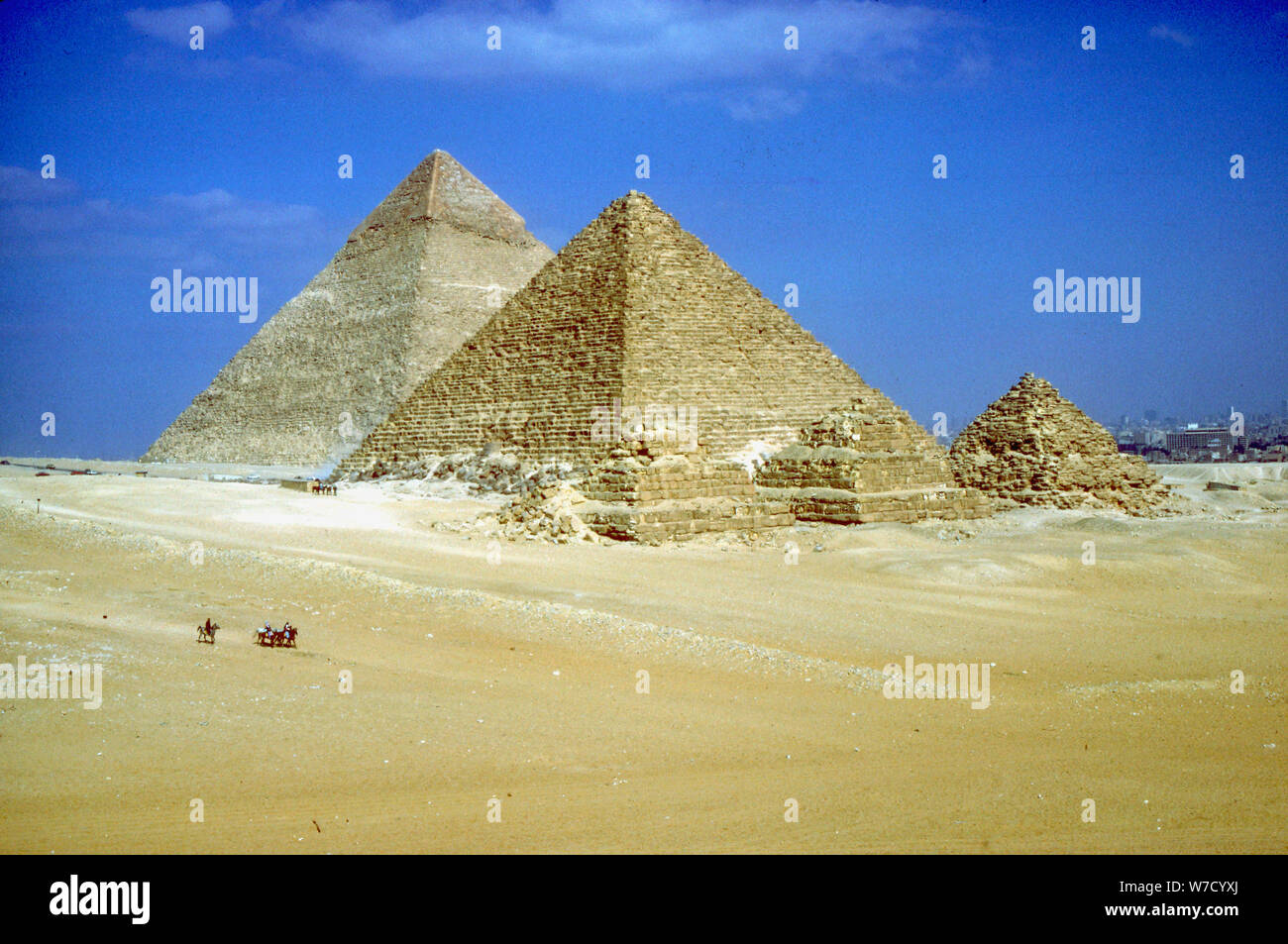 Pyramiden von khafre und Mycerinus und drei Pyramiden von seinem Königinnen, Giza, Ägypten, c 2600 - c 2500 v. Chr.. Artist: Unbekannt Stockfoto