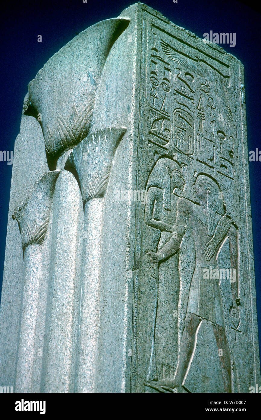 Säule mit Papyrus Motif (Symbol von Unterägypten), Tempel des Amun, Karnak, Ägypten. Artist: Unbekannt Stockfoto
