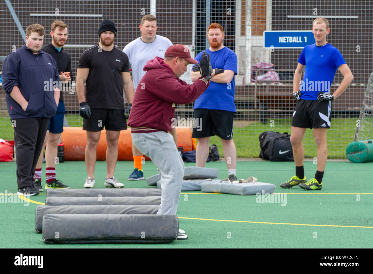 Anfängern wird bei British American Football team Ipswich Kardinäle trainierte Stockfoto