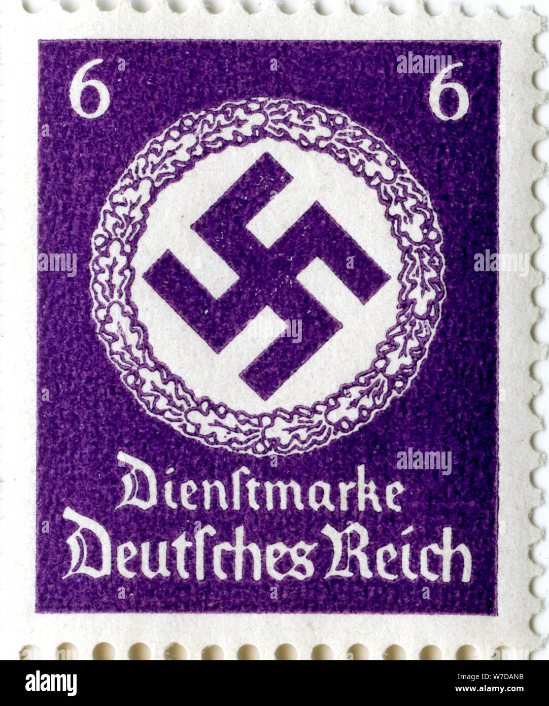 Briefmarke mit einem Hakenkreuz Emblem, 1941-1942. Artist: Unbekannt Stockfoto