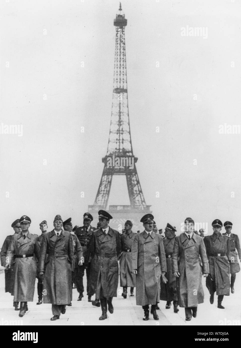 Adolf Hitler, deutscher NS-Diktator, Inspektion besetzten Paris, Frankreich, 1940. Artist: Unbekannt Stockfoto