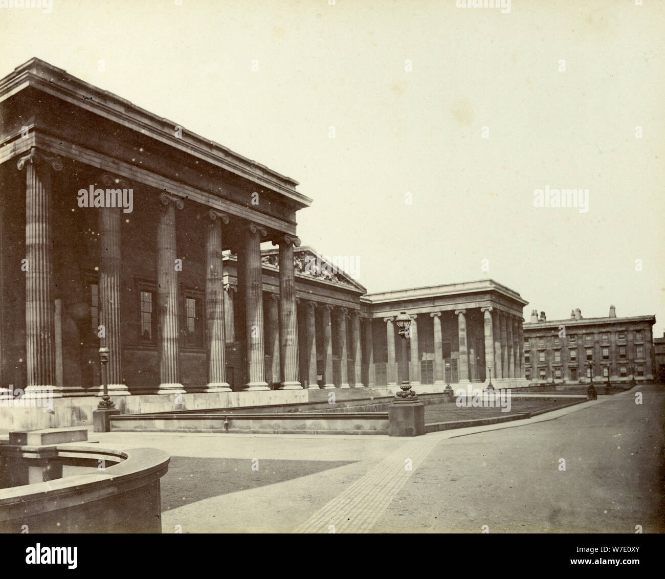 Äußere des British Museum, Great Russell Street, London, 1887. Artist: Unbekannt Stockfoto