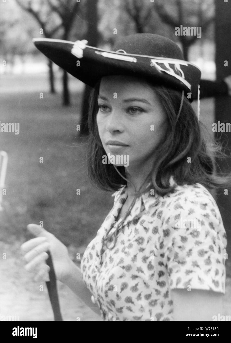 Die französische Schauspielerin Leslie Caron während einer Pause in Filmen 'Il padre di Famiglia", Rom, Italien, c 1969. Artist: Unbekannt Stockfoto