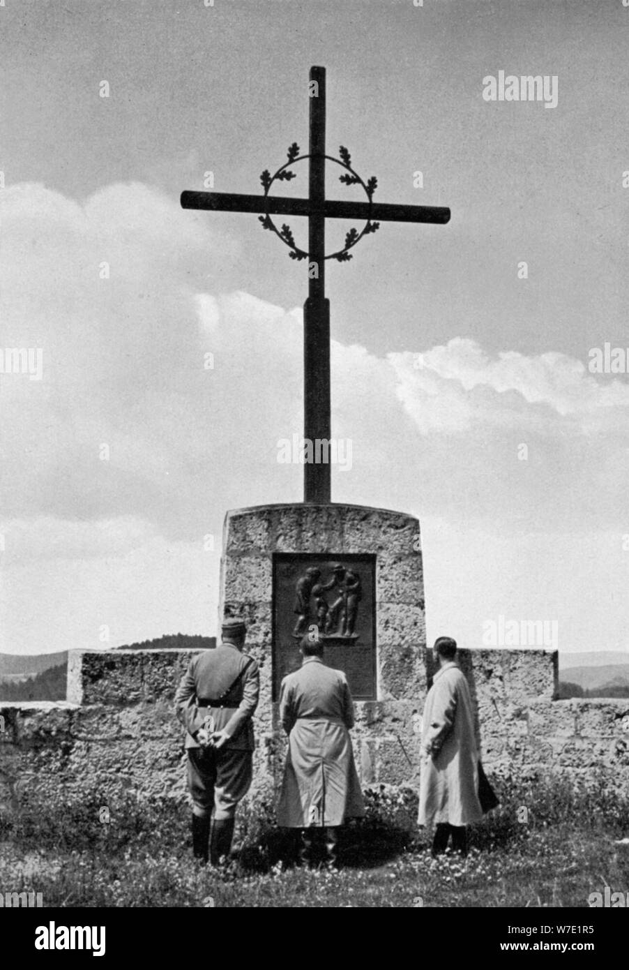 Adolf Hitler am Denkmal für die Gefallenen in Franken, Deutschland, 1936. Artist: Unbekannt Stockfoto