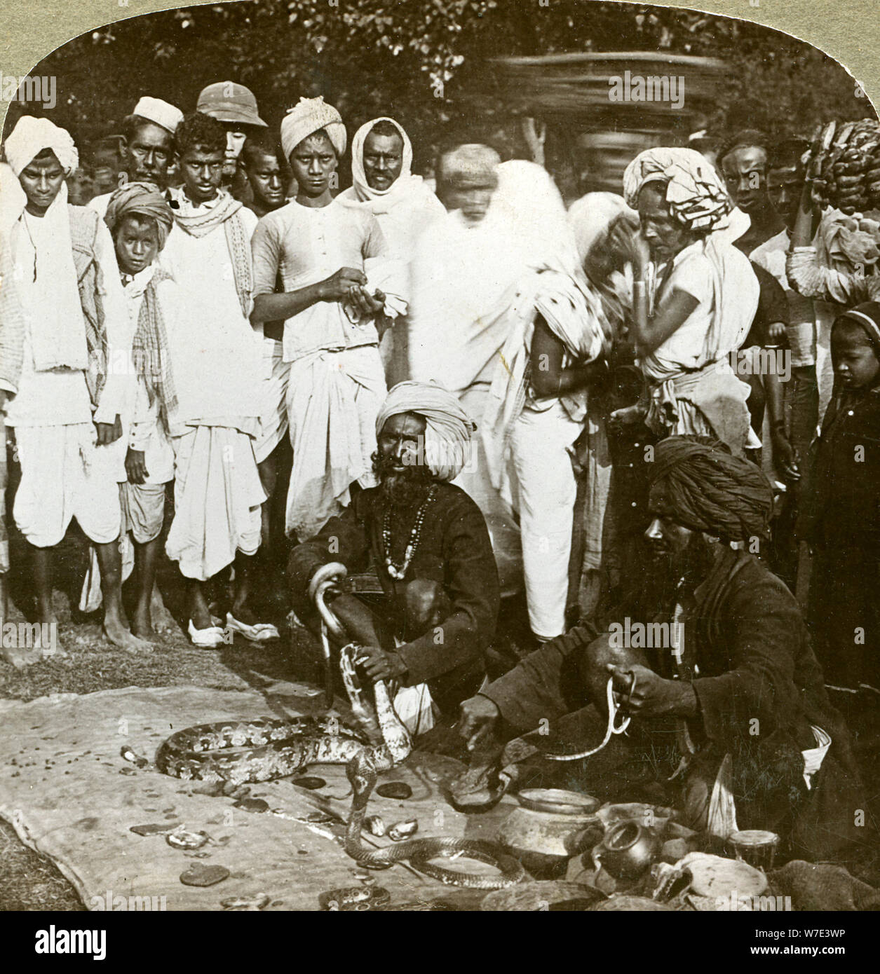 Schlangenbeschwörer, Kalkutta, Indien, c 1900 s (?). Artist: Underwood & Underwood Stockfoto