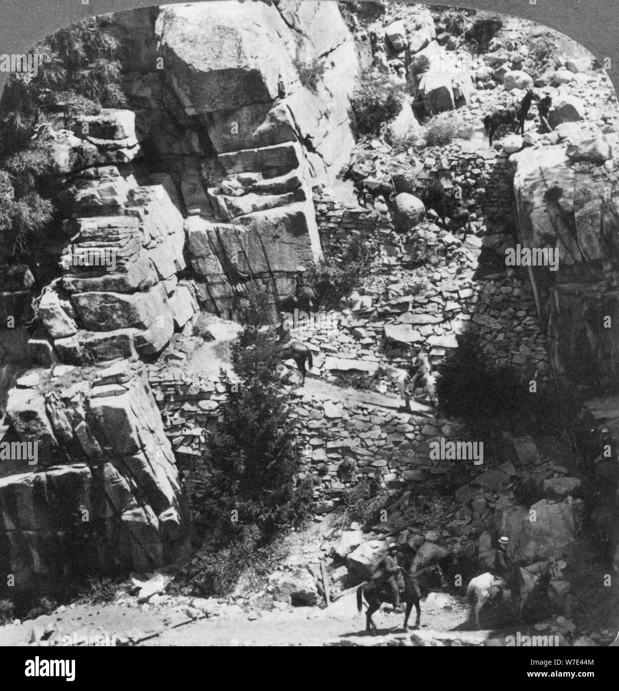 Klettern die steile Zick-Zack-trail am östlichen Ende des Yosemite Valley, Kalifornien, USA, 1902. Artist: Underwood & Underwood Stockfoto