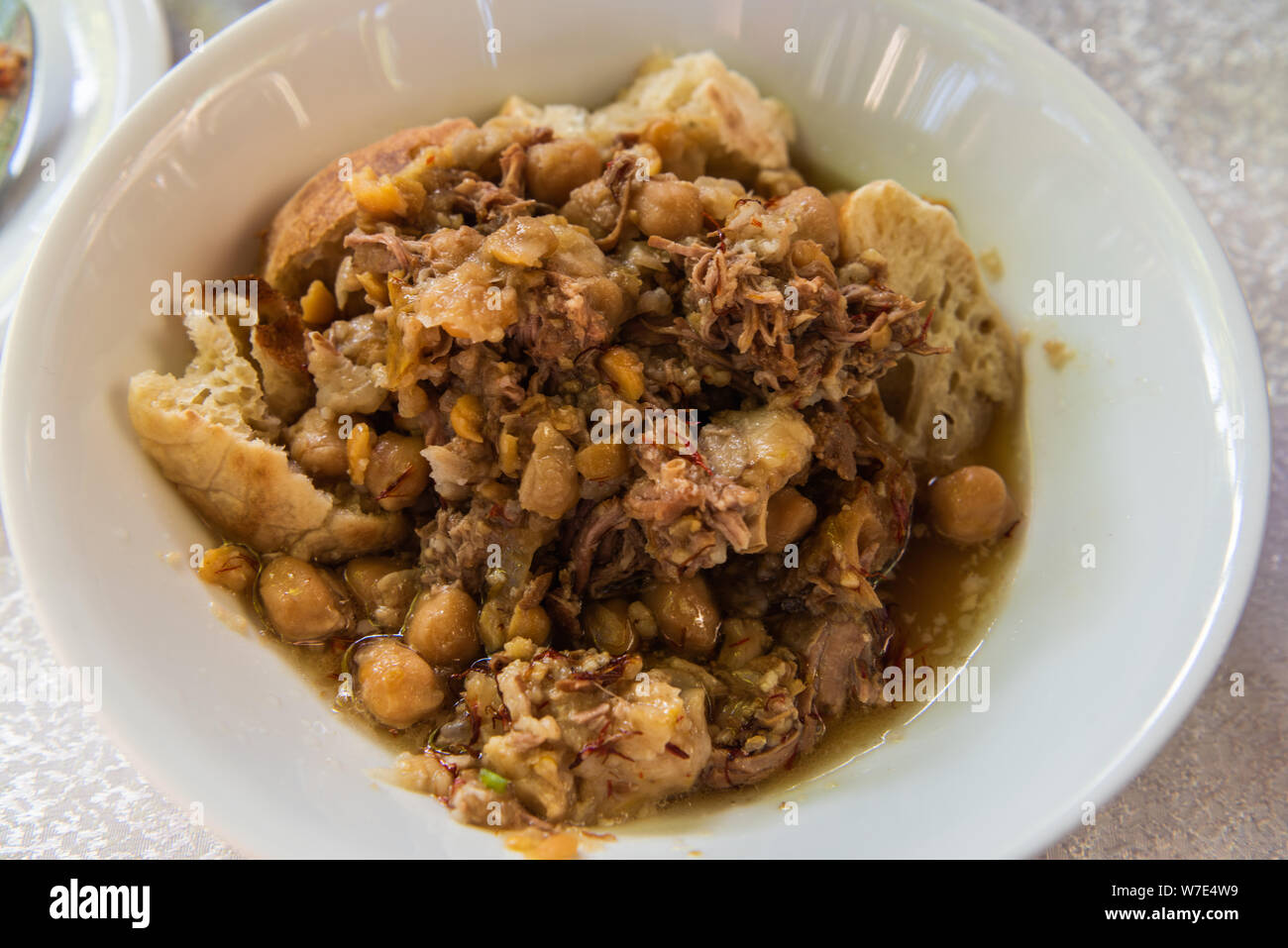 Platte von piti Suppe in Scheki, Aserbaidschan. Stockfoto