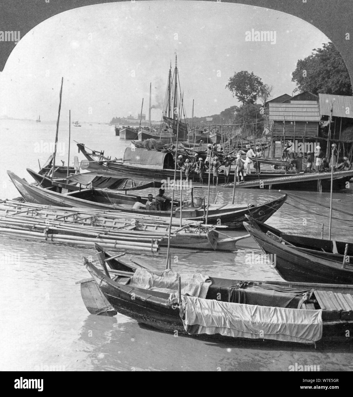 Sie suchen den Irrawaddy Fluss, Rangun, Burma, 1908. Artist: Stereo Reisen Co Stockfoto