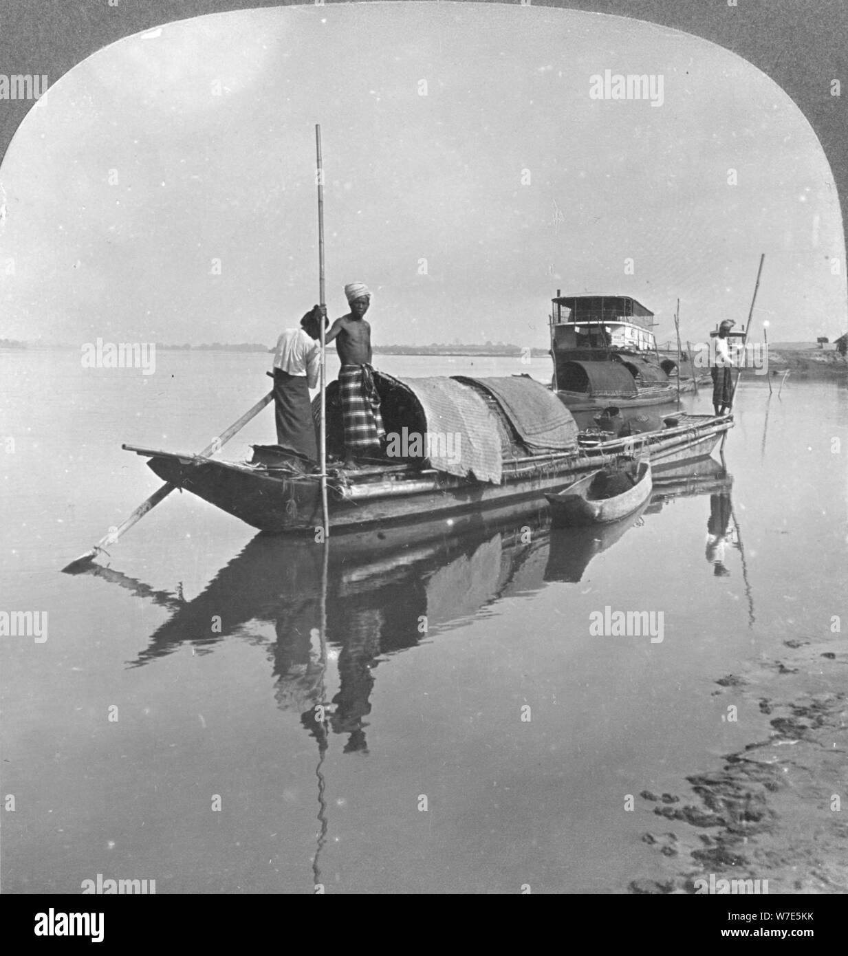 Die burmesische Boot auf dem Irrawaddy Fluss, Burma, 1908. Artist: Stereo Reisen Co Stockfoto
