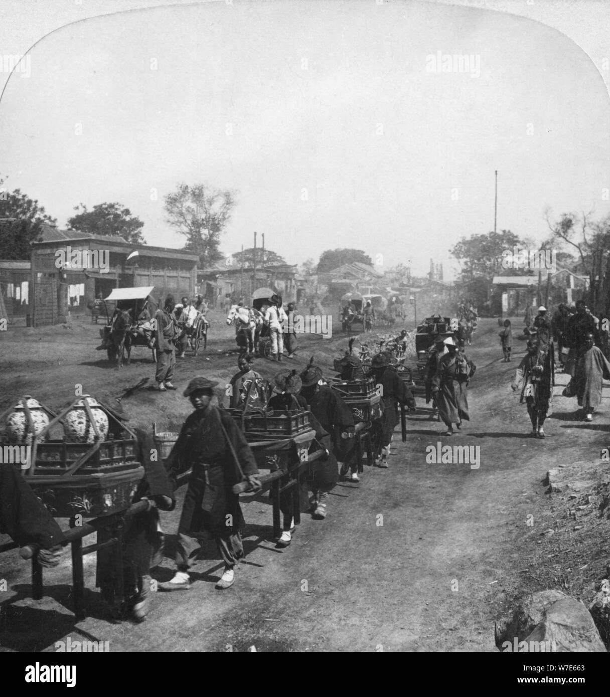 "Chinesische Trauerzug, Lager Essen für die Verstorbenen Geist', Peking (Beijing), China, 1901. Artist: HC Weiß Stockfoto