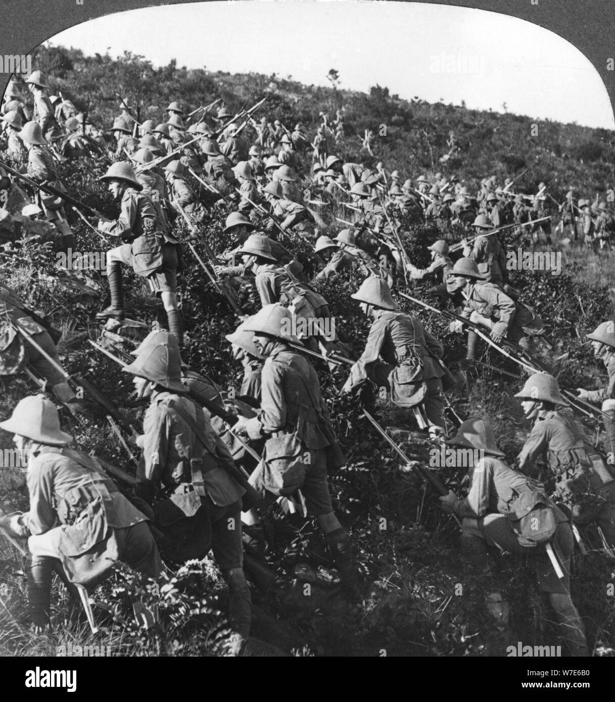 ' Drücken Sie die Taste, die Sie auf, den wahren Stier Hund rush unserer Truppen bei Gallipoli', der Türkei, der Erste Weltkrieg, 1915. Artist: Realistische Reisen Verlage Stockfoto