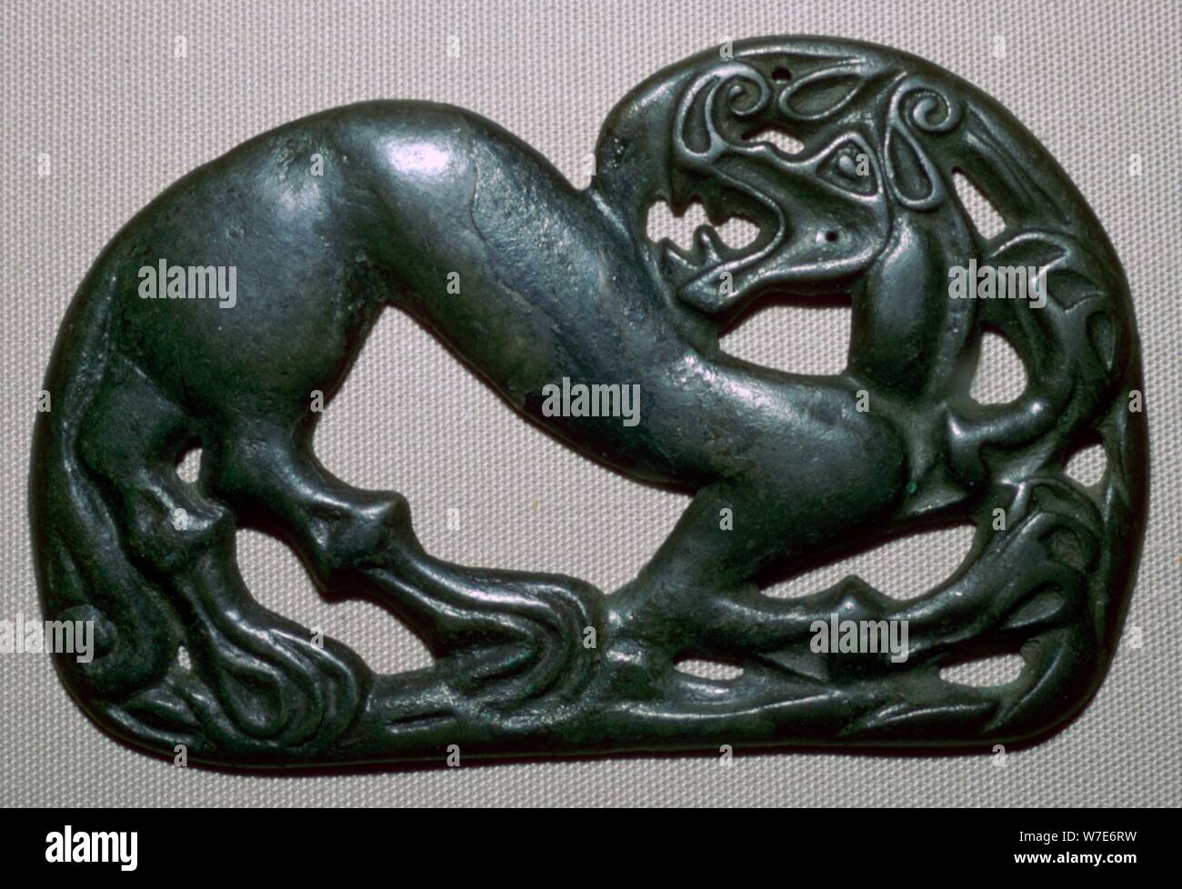 Chinesische vierten Jahrhundert v. Chr. bronze Plakette, mit der Darstellung eines Tigers. Artist: Unbekannt Stockfoto