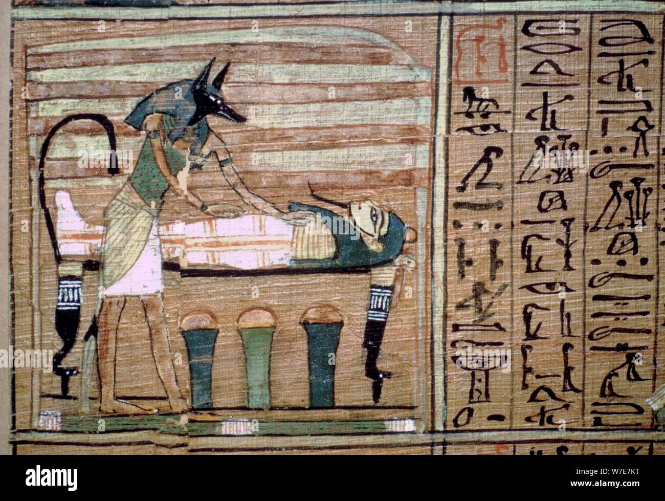 Papyrus von Anubis Vorbereitung einer Mumie. Artist: Unbekannt Stockfoto