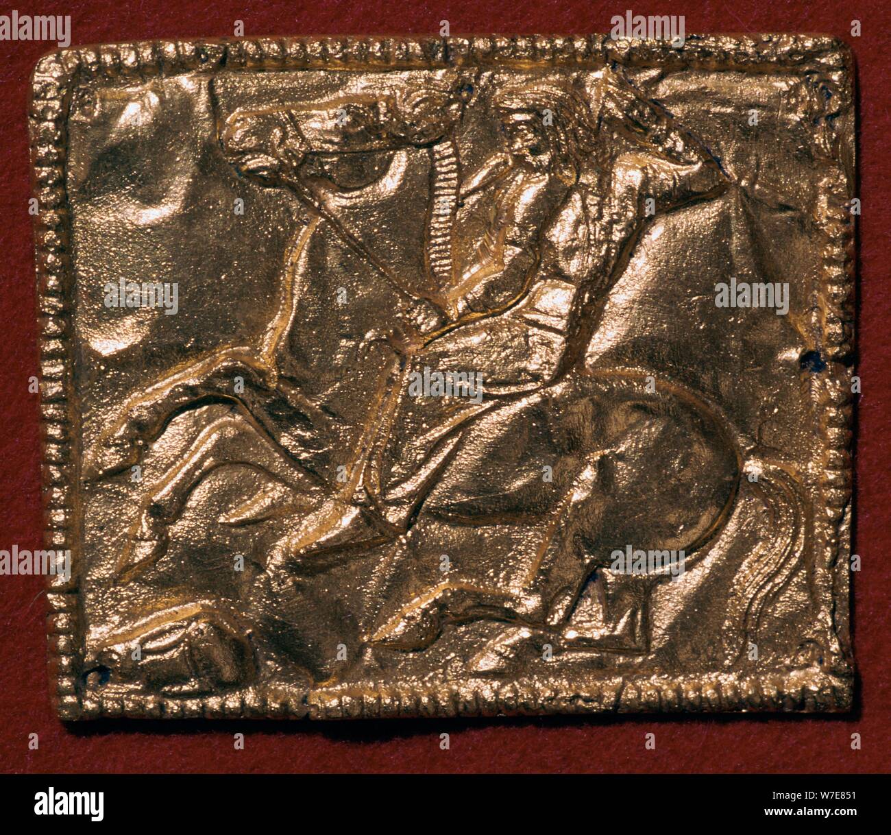 Goldene Plakette mit einem Skythischen Hunter, 5. Jahrhundert v. Chr. Artist: Unbekannt Stockfoto