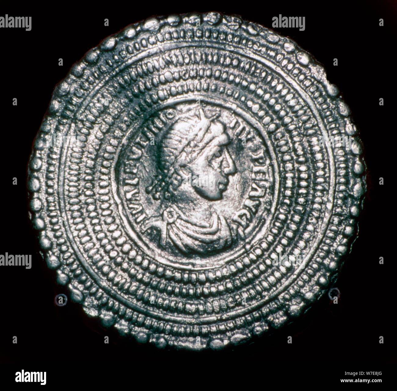 Silber viking Disc-Brosche, imitieren eine byzantinische Münze möglicherweise in York mit Ursprung. Artist: Unbekannt Stockfoto