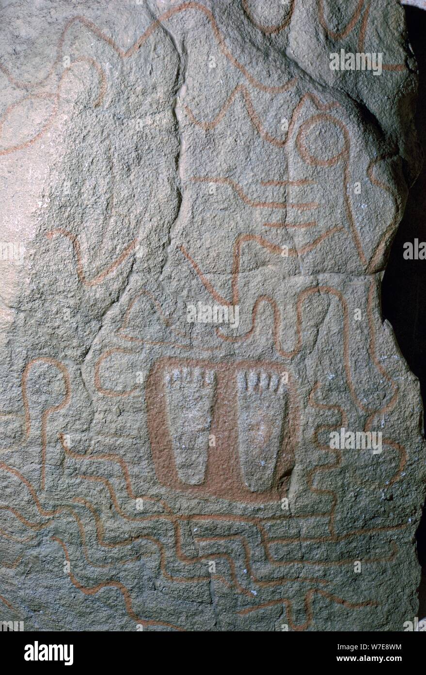 Einer Platte aus dem Hügelgrab von Petit-Mont, prähistorische Werfen. Artist: Unbekannt Stockfoto