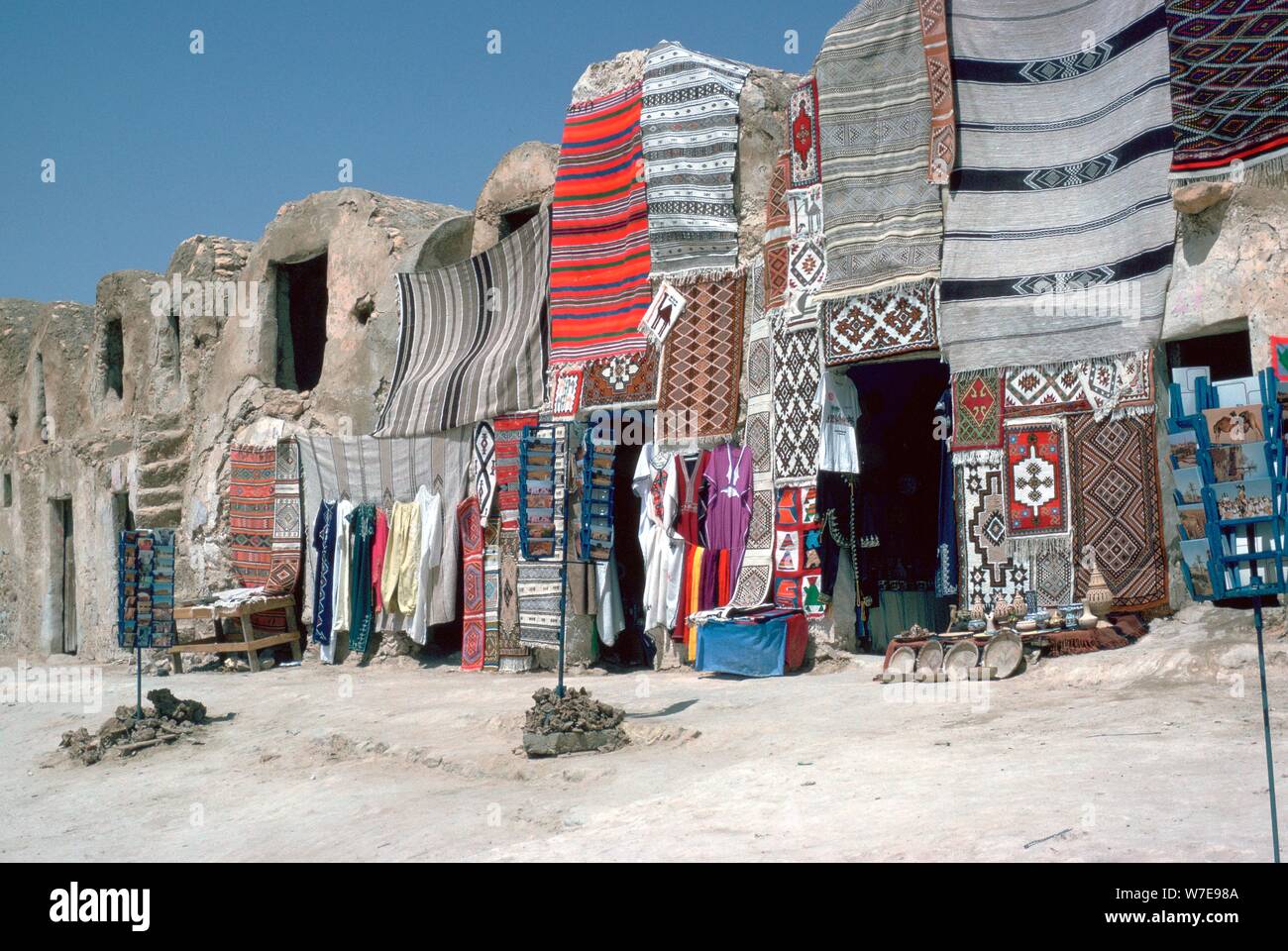Berber Lagerhäuser umgewandelt in einen Basar. Artist: Unbekannt Stockfoto