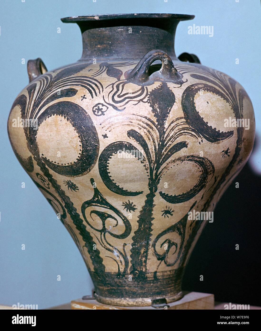 Mykenische Amphora mit pflanzlichen Formen, aus dem 15. Jahrhundert. Artist: Unbekannt Stockfoto