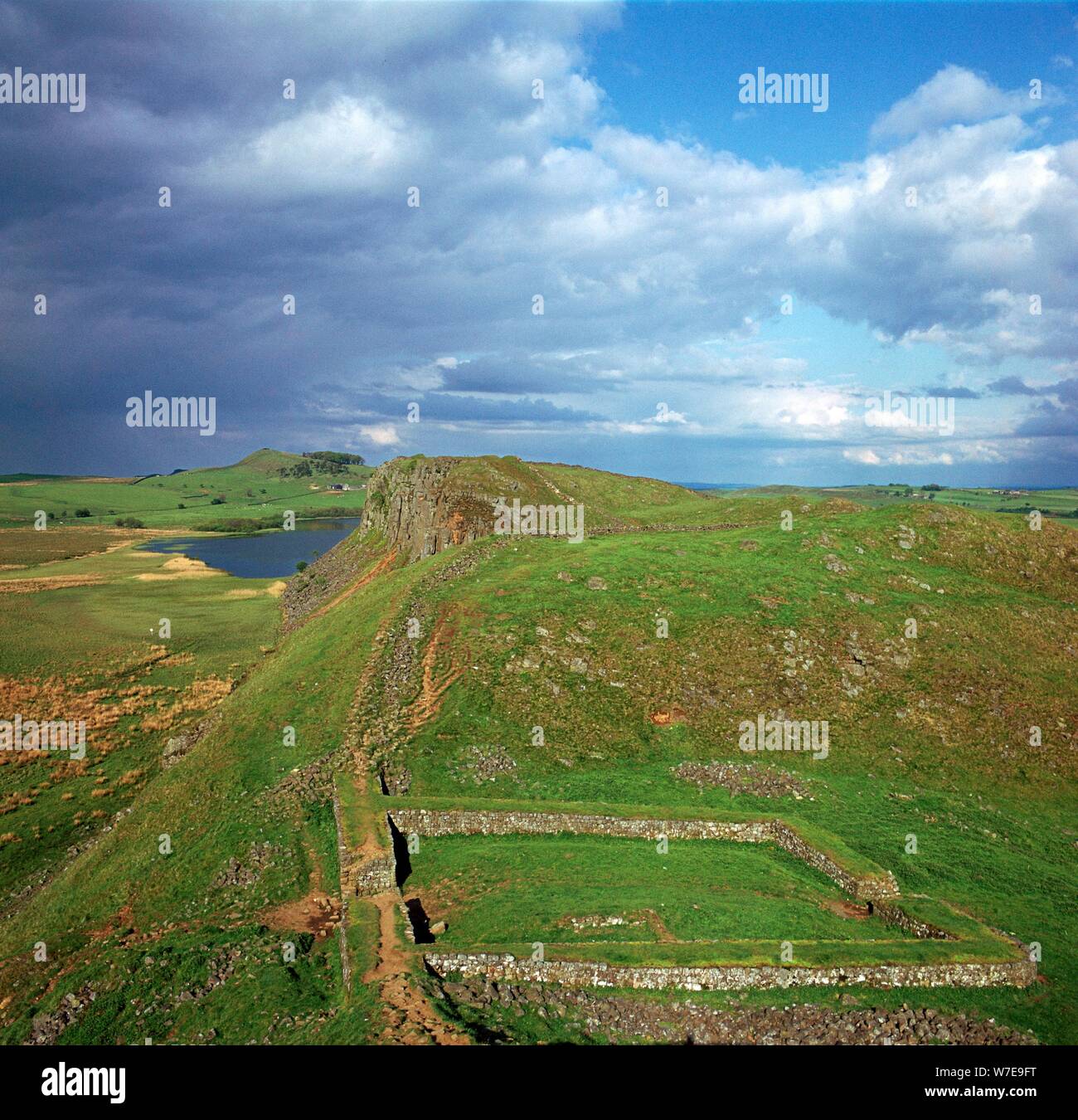 Hadrian's Wall, nach Osten zu Milecastle, 2. Jahrhundert. Artist: Unbekannt Stockfoto