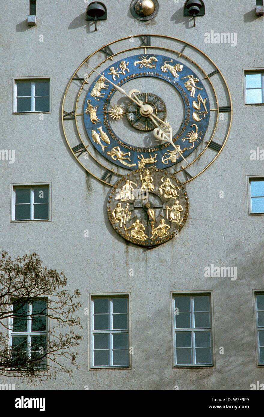 München astrologische Cloc, 1950er Jahre. Artist: Unbekannt Stockfoto