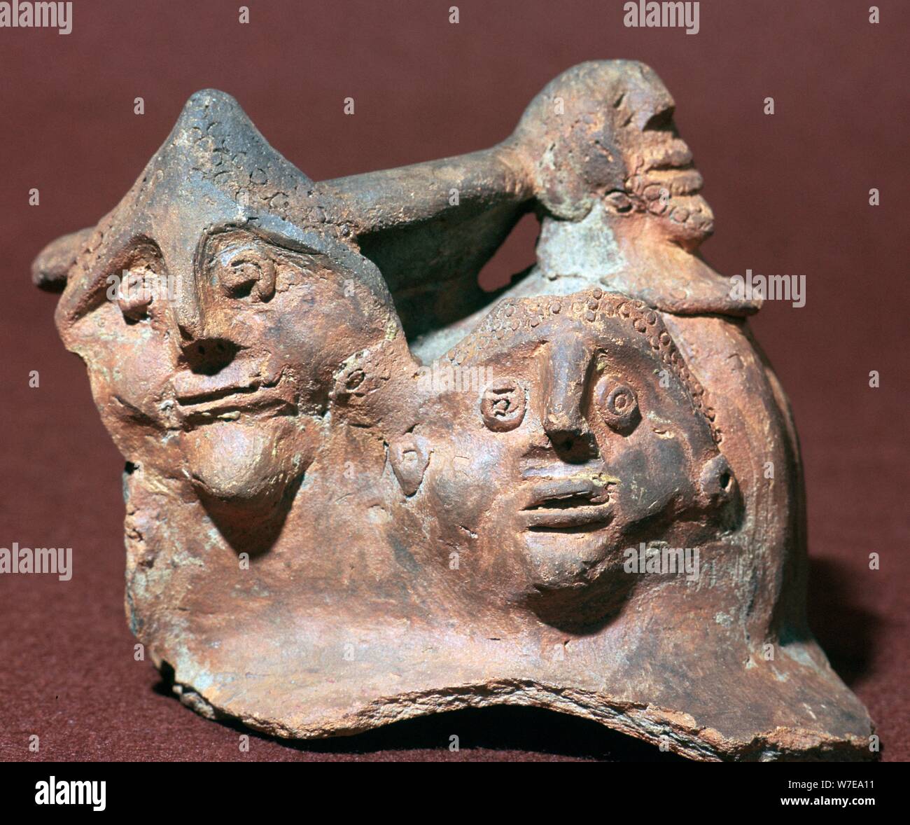 Romano-Celtic Topf mit menschlichen Köpfen, 3. Artist: Unbekannt Stockfoto