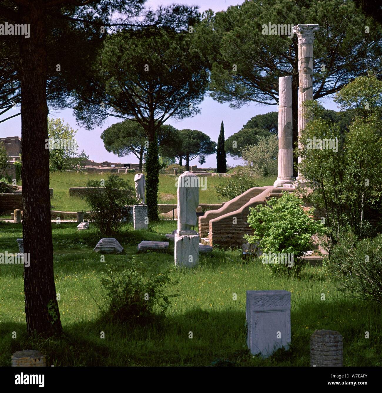 Bleibt der Tempel der Ceres in der römischen Hafen von Ostia, 1. Jahrhundert. Artist: Unbekannt Stockfoto