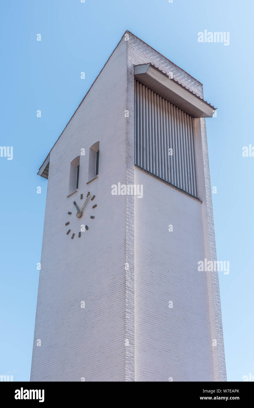 Mordrup Kirche, der Glockenturm in scandinacian Design, Espergaerde, Dänemark, 18. Juli 2019 Stockfoto