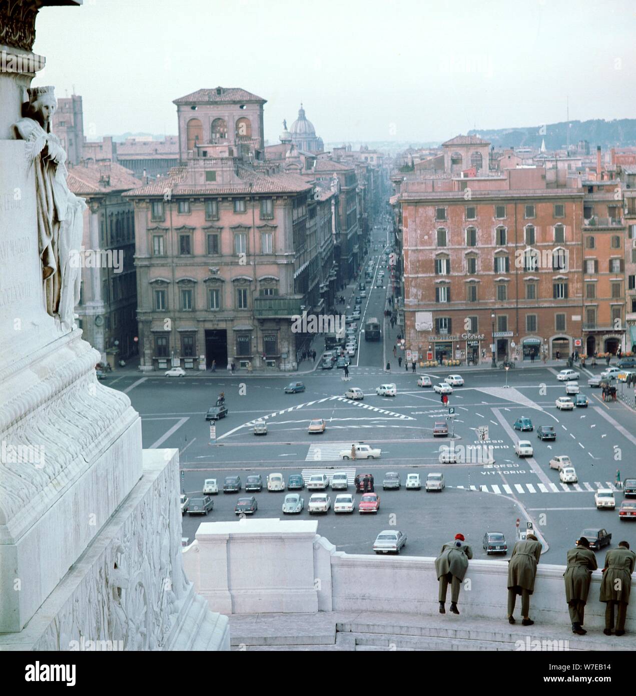 Piazza Venezia vom Monument von Viktor Emanuel II. von Italien, 19. Jahrhundert Künstler: Unbekannt Stockfoto