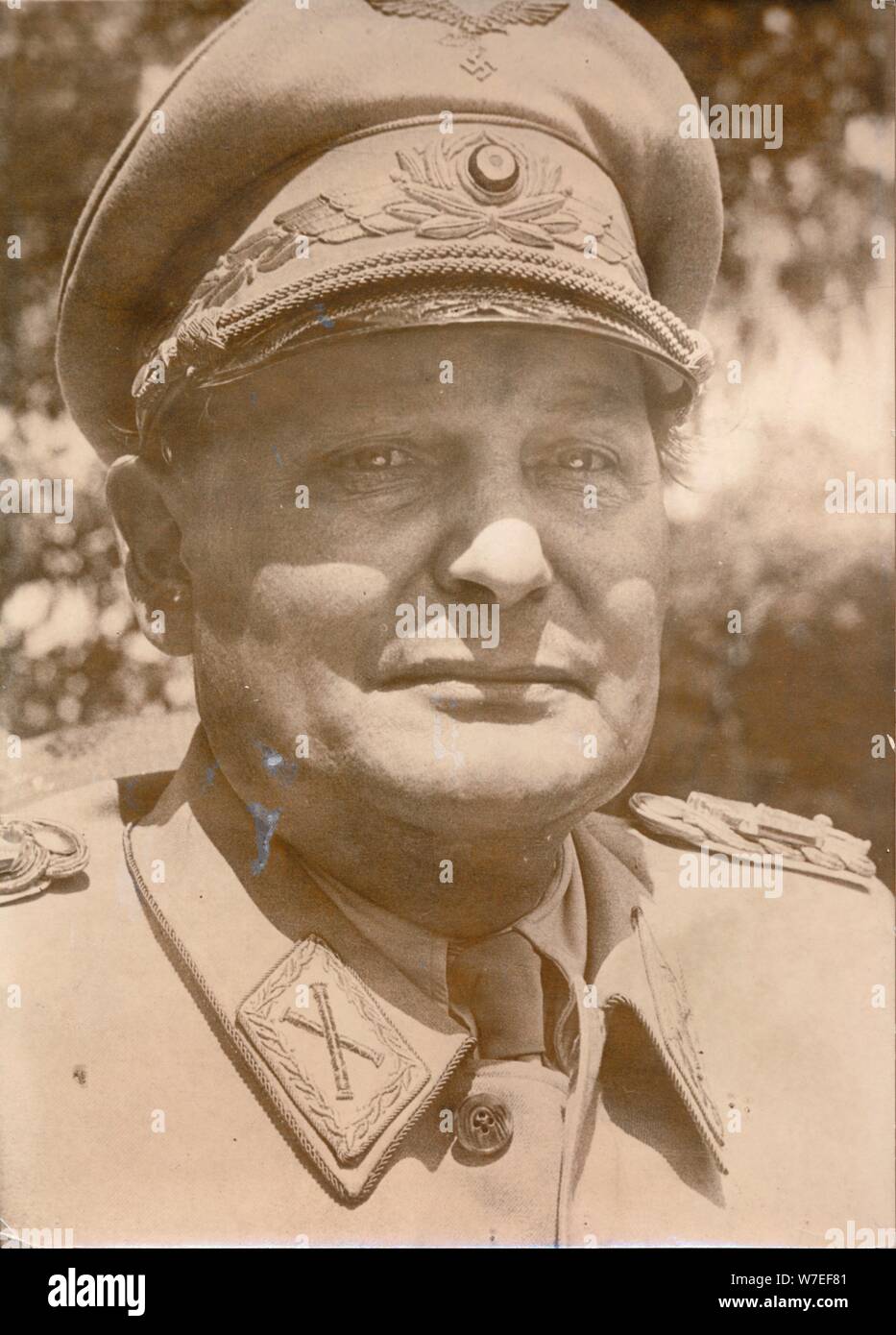 Hermann Göring, deutscher NS-Politiker und militärischer Führer nach seiner Gefangennahme, 1945. Artist: Unbekannt Stockfoto