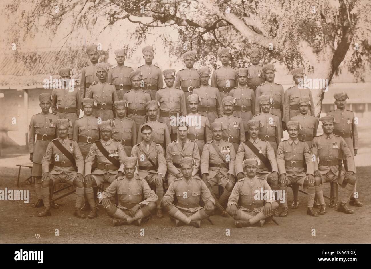 Die indische Platoon der ersten Bataillon, das Queen's eigenen Royal West Kent Regiment. In Poona, Indien, 1 Künstler: Unbekannt Stockfoto