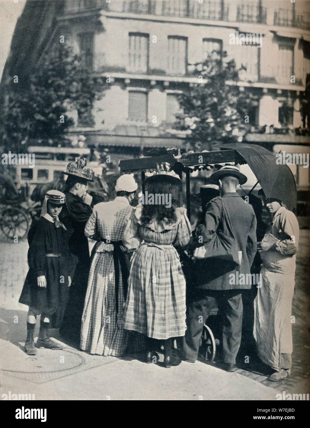 Straßenszene, c1877-1927, (1929). Künstler: Eugène Atget Stockfoto