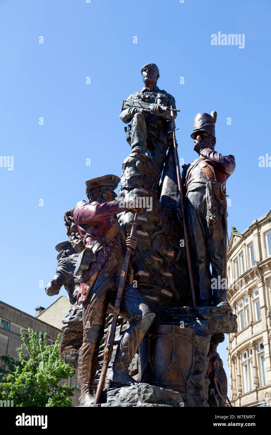 Der Herzog von Wellington Regiment Memorial Skulptur, Halifax, West Yorkshire Stockfoto