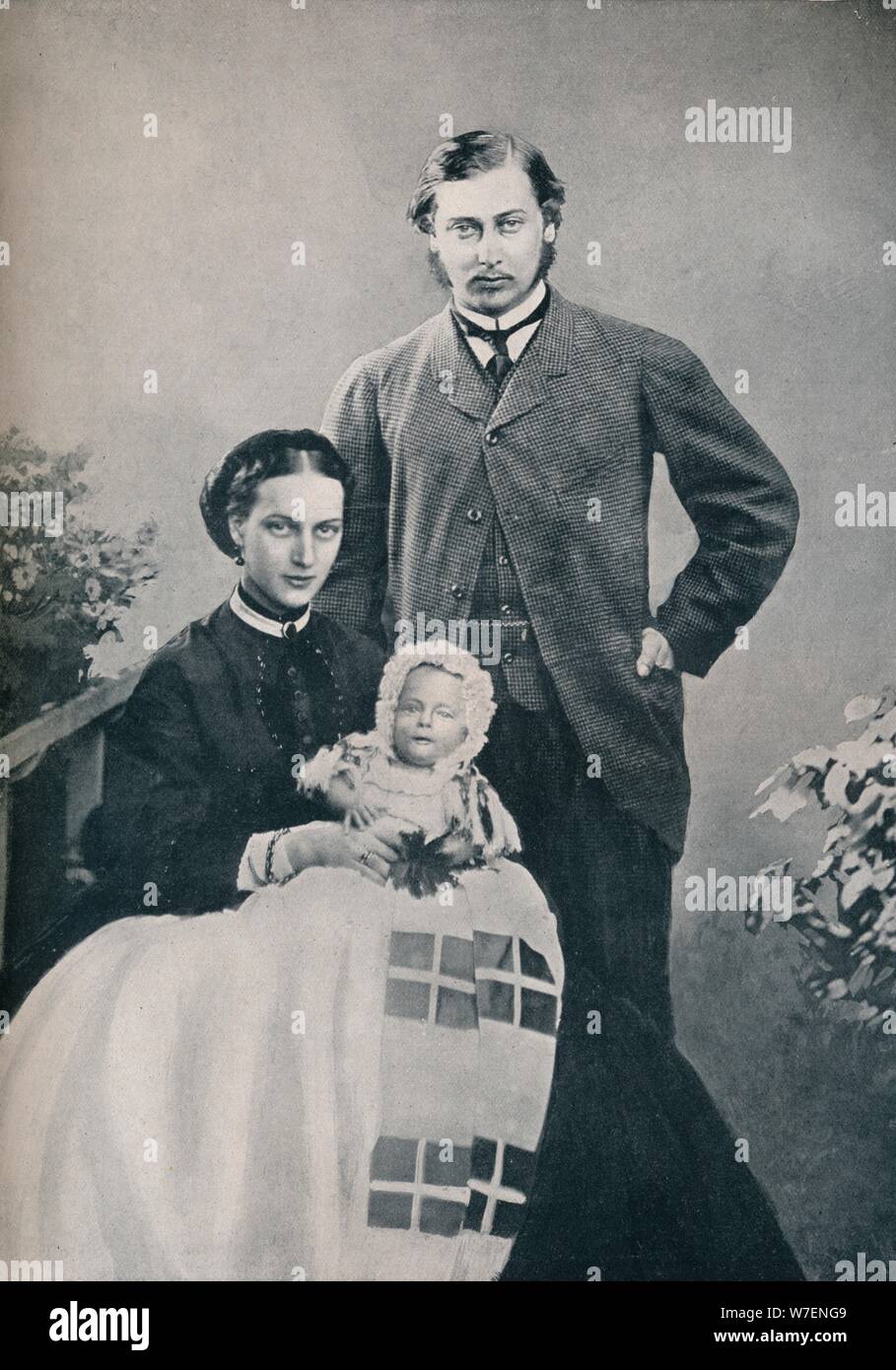 Der Prinz und die Prinzessin von Wales mit dem Kind Prinz Albert Victor, 1864 (1910). Künstler: Vernon Heide. Stockfoto