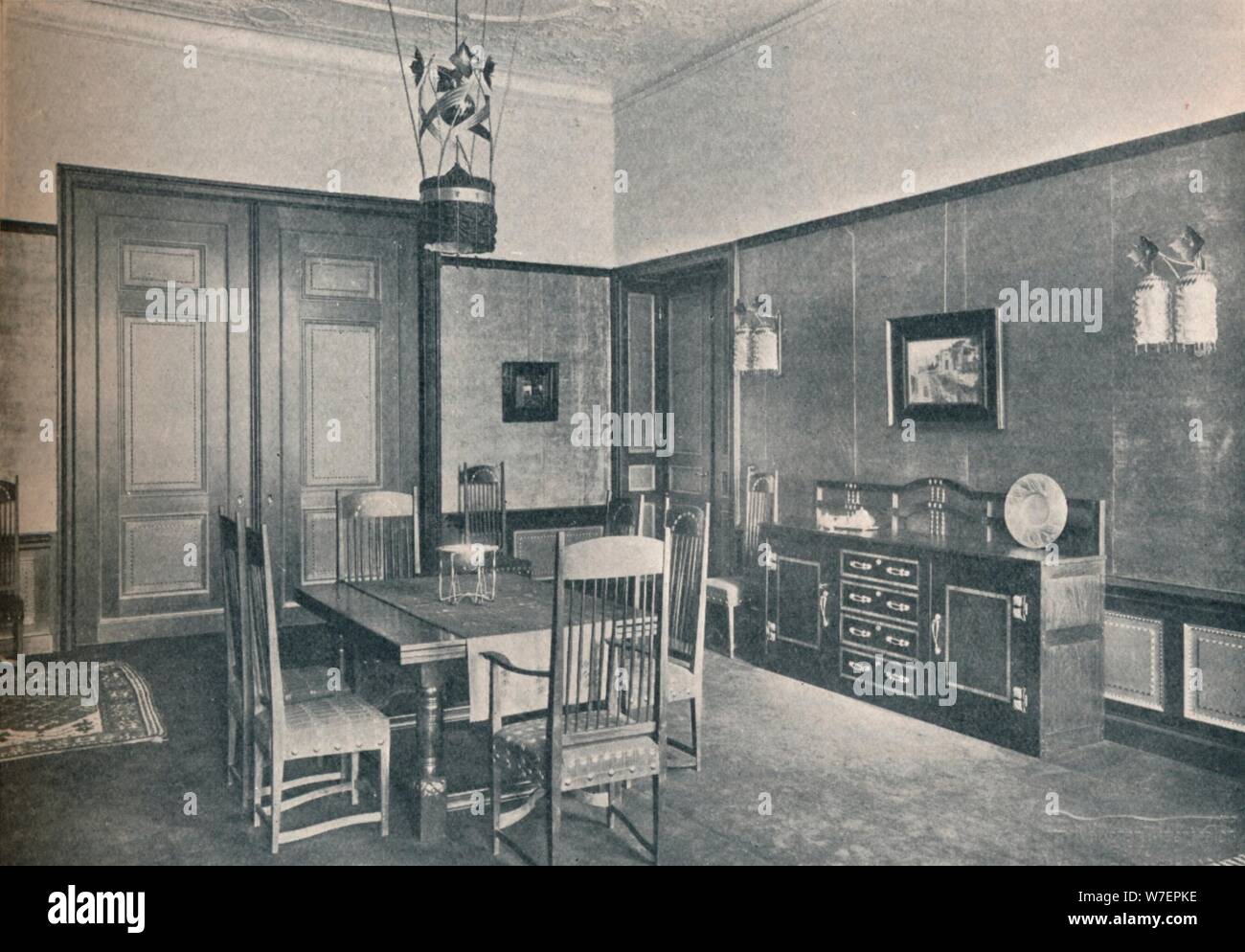 "Ein Blick auf ein Esszimmer in einem Berliner Wohnung, entworfen von M. H. Baillie Scott", c1909. Künstler: unbekannt. Stockfoto