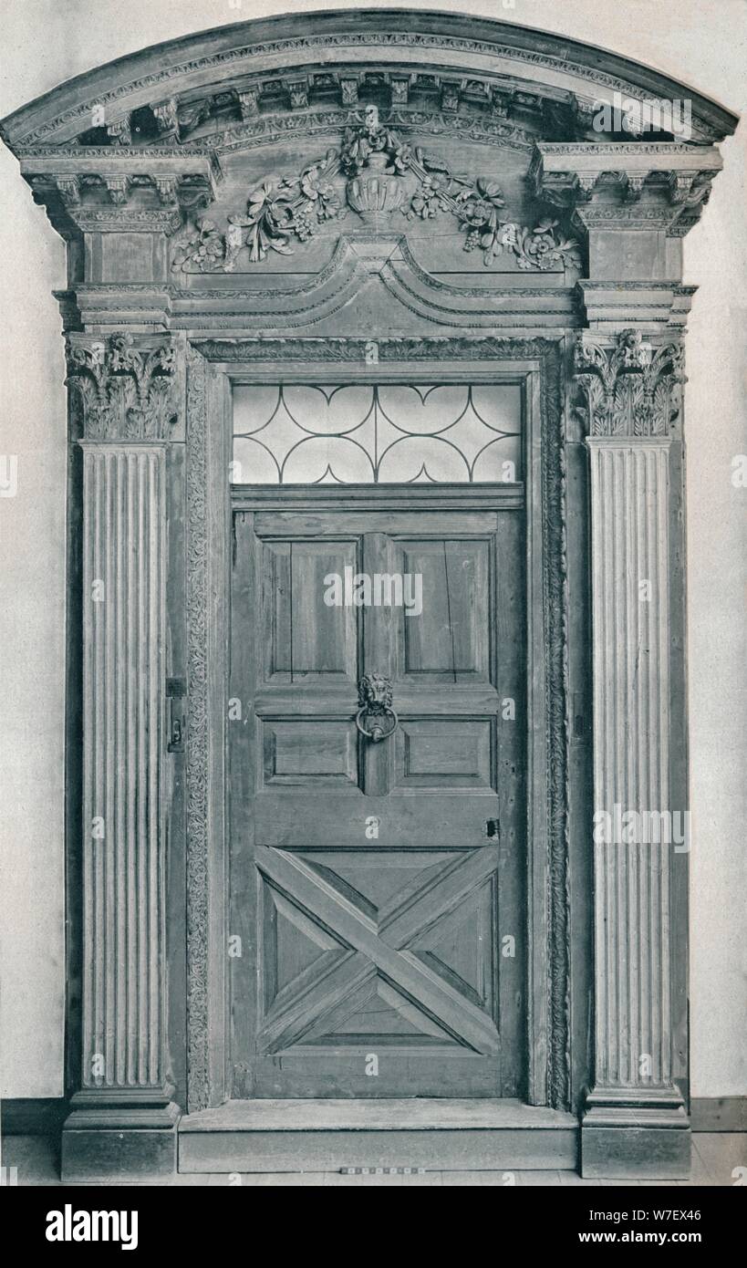 "Geschnitzte Holz Tür, Anfang des 18. Jahrhunderts", 1909. Künstler: unbekannt. Stockfoto