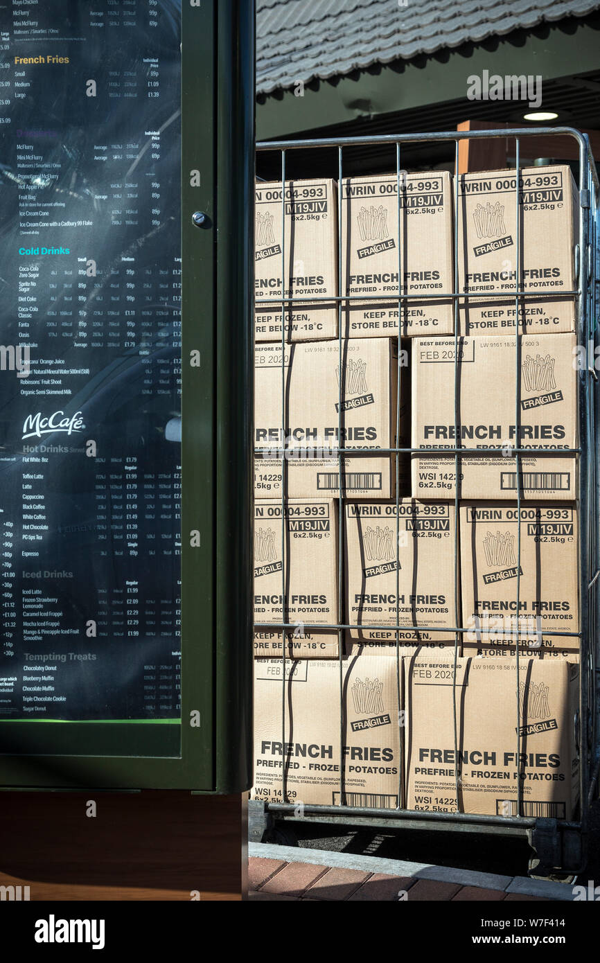Boxen von Pommes Frites, Box-Container, Container, Heap, Stack, süße Speisen, Essen, Amerikanische Kultur, gebacken, paniert, Mcdonalds Pommes frites Stockfoto