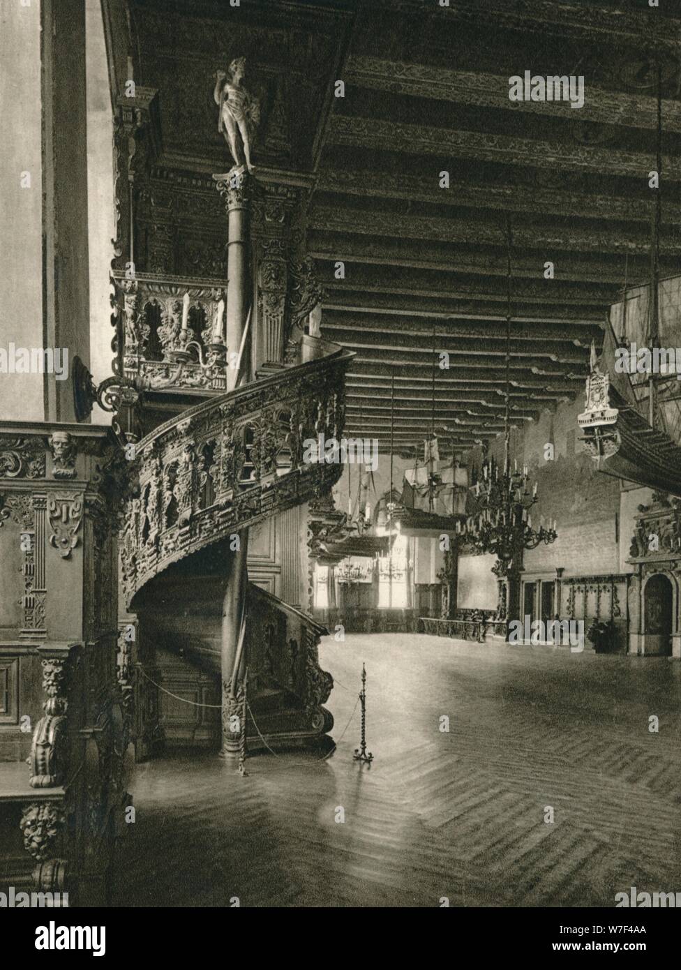 "Bremen - Halle im Rathaus", 1931. Künstler: Kurt Hielscher. Stockfoto