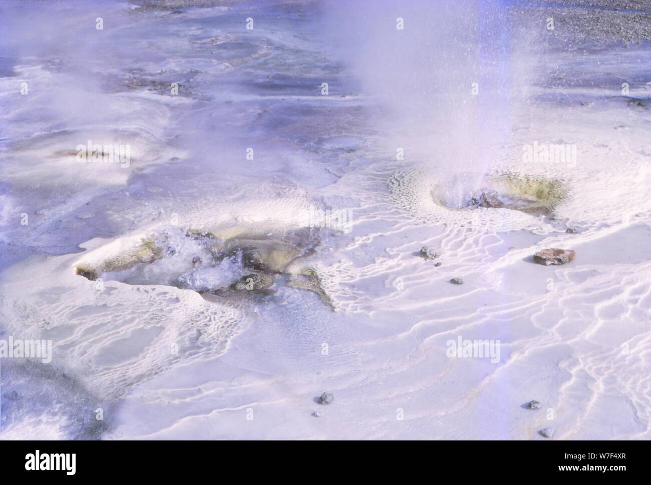 Calcit-Formationen, Hveravellir Hot Springs, Nordosten Langjökull, Island, 20. Jahrhundert. Künstler: CM Dixon. Stockfoto