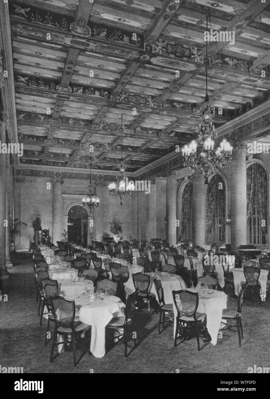 Main dining Room, Los Angeles-Biltmore Hotel, Los Angeles, Kalifornien, 1923. Künstler: unbekannt. Stockfoto