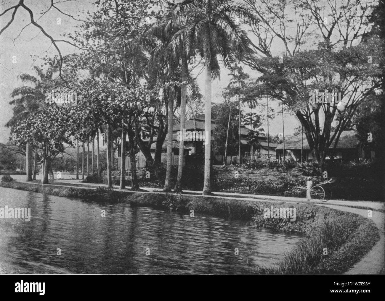 "Kandy - eine malerische Ecke des Sees", c1890, (1910). Künstler: Alfred Wilhelm Amandus Platte. Stockfoto