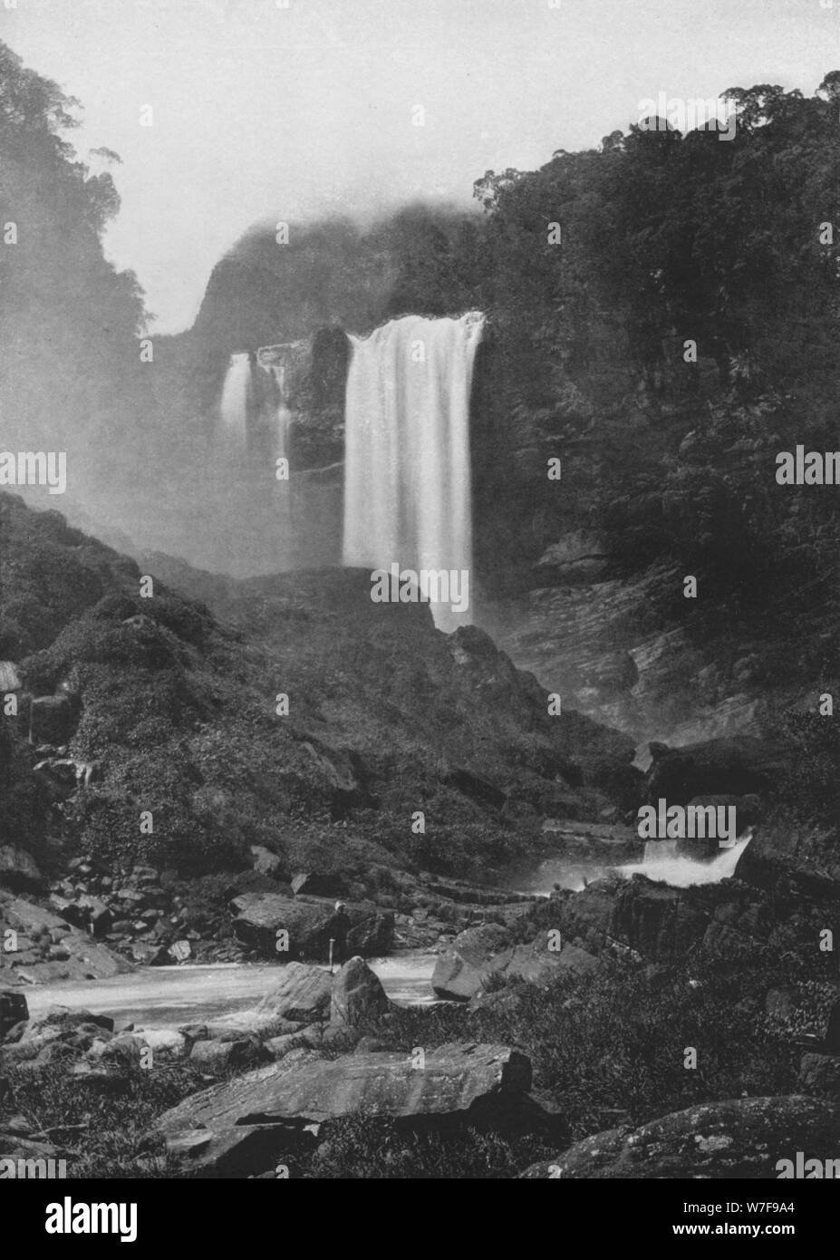 "Laxapana Falls", c1890, (1910). Künstler: Alfred Wilhelm Amandus Platte. Stockfoto