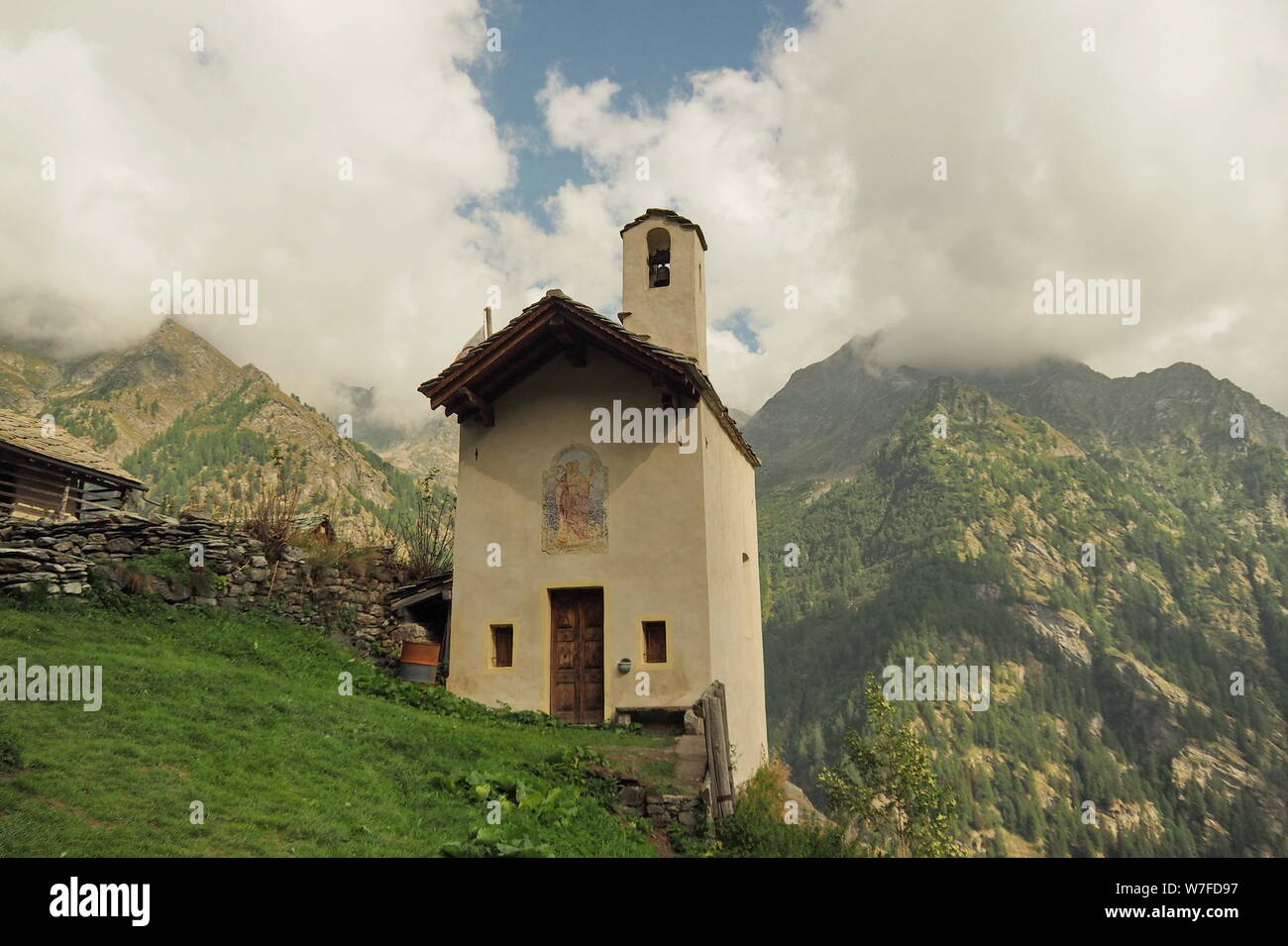 Eine kleine Kirche in Gressoney, Aosta, Italien. Stockfoto